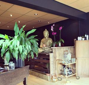 Salon at Grönn in Bury