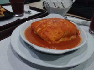 Francesinha vegan at Saladas+ in Aveiro