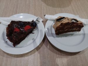 bolos veganos at Saladas+ in Aveiro