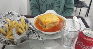 Vegan francesinha at Saladas+ in Aveiro