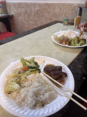 Food   at Yan Yan SuShi in Guangzhou