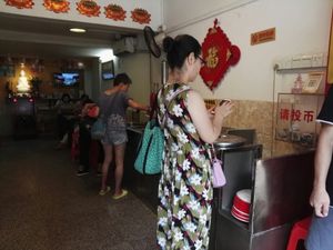 buffet style at Yan Yan SuShi in Guangzhou