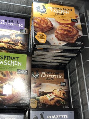 Vegan pastries   at denn's Biomarkt in Freising