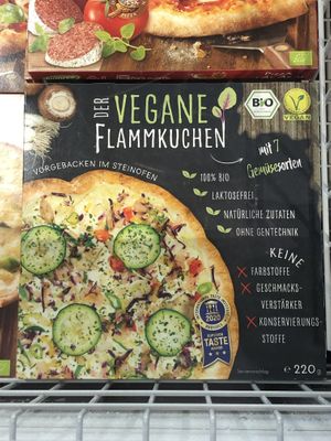 Veganer Flammkuchen  at denn's Biomarkt in Freising