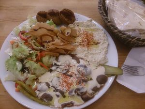 "Menu 2 Plate" (Falafel, Humus, DiziAbgush, ...) at Falafel Koy in Istanbul