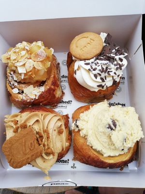 Apple cinnamon, cookie, speculoos, cookie dough. at Peas in Hasselt