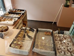 selection of cinnamon rolls at Peas in Hasselt