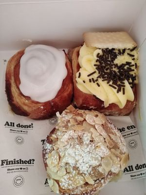 Various cinnamon rolls at Peas in Hasselt