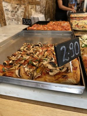 Funghi pizza  at Romana Pizza in Lisbon
