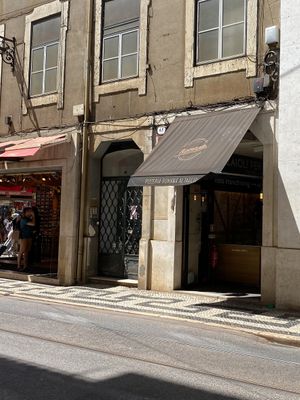 Store front for pizzeria Romana al Taglio  at Romana Pizza in Lisbon