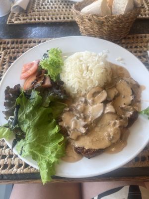 Seitan with mushroom sauce   at Tasc'Art in Porto