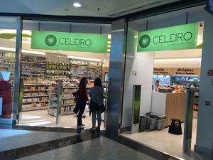 outside  at Celeiro - Via Catarina in Porto