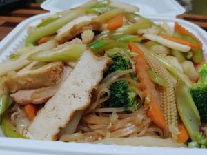 $11.99 Chow Fun: Really bad, poor flavor, would not recommend at Golden Bamboo in San Jose