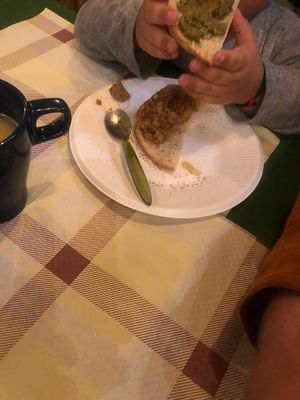 Fresh juice in Cups and tasty Bruschette at JustVeggie in Siracusa