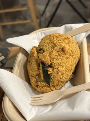 Arancini de berenjena y calabacín sin arroz  at JustVeggie in Siracusa