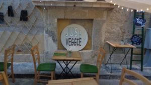 Outdoor seating. at JustVeggie in Siracusa
