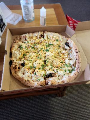 White Pizza, extra extra chilli 🌶 😋 at Floralia in Honolulu