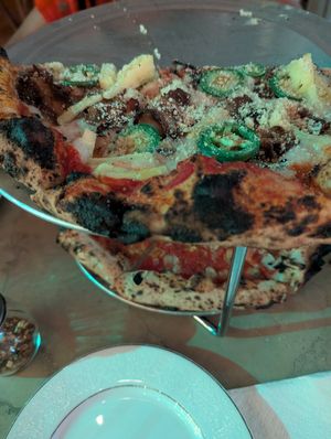 Half of a Paradiso on top rack (nobody waits for me to take pictures, LOL) and a Marinara on bottom rack at Floralia in Honolulu