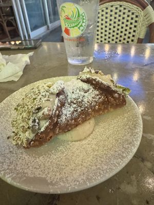 Canoli   at Floralia in Honolulu