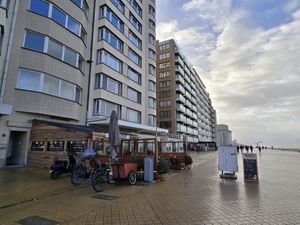 Front at Le Touquet in Oostende