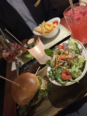 „Der Held“ als Menü mit einer Limonade  at Peter Pane - Goldbekplatz in Hamburg