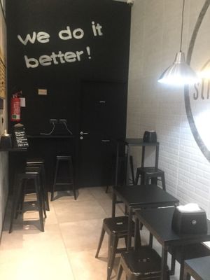 Interno locale at Breaking Toast in Bologna