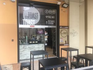 Esterno locale at Breaking Toast in Bologna
