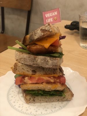 sandwich 🤤 at Chillin' Cafe in Madrid