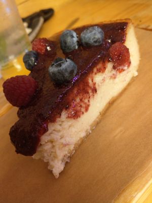 Cheezecake vegan at Chillin' Cafe in Madrid