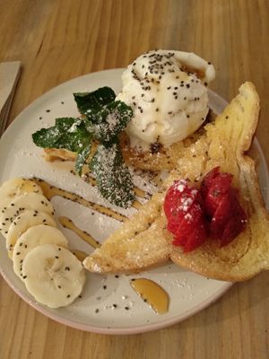 Francesa at Chillin' Cafe in Madrid