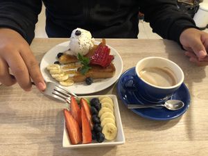 Brunch  at Chillin' Cafe in Madrid