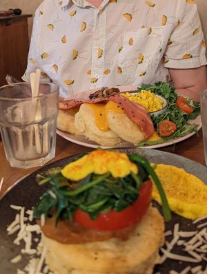 Breakfast! at Chillin' Cafe in Madrid