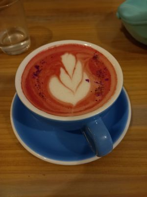 rose latte at Chillin' Cafe in Madrid