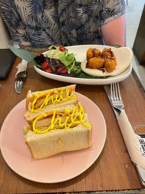 Japanese sandwich and Bao nuggets at Chillin' Cafe in Madrid