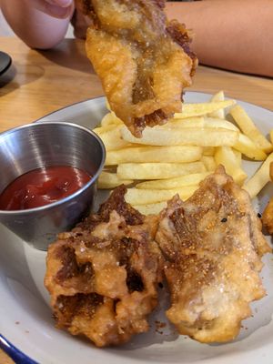 korean fried chicken at Chillin' Cafe in Madrid