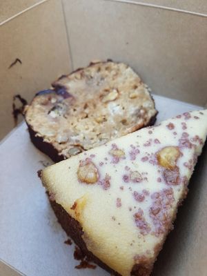 Vegan Carrot Cake and Banana & Chocolate Cake at Chillin' Cafe in Madrid