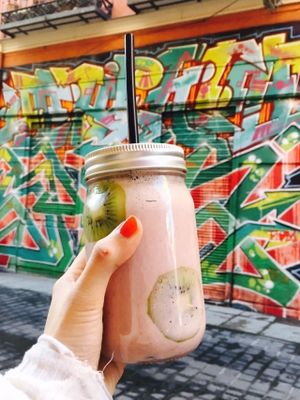 oats smoothie of strawberry and banana at Chillin' Cafe in Madrid