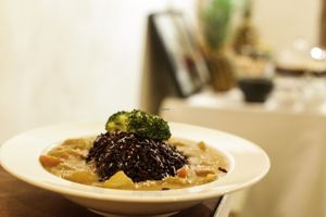 arroz negro con curry at Chillin' Cafe in Madrid