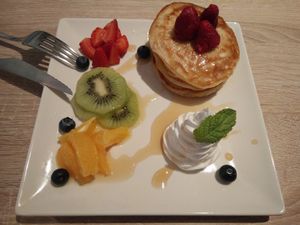 breakfast - pancakes with fruits at Chillin' Cafe in Madrid