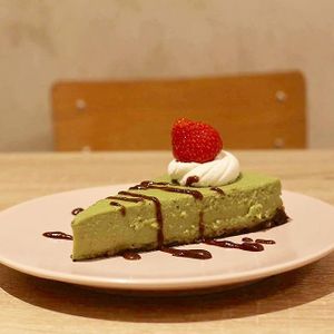 matcha cheesecake at Chillin' Cafe in Madrid
