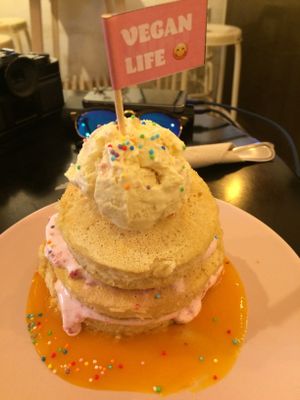 Fruity pancakes at Chillin' Cafe in Madrid