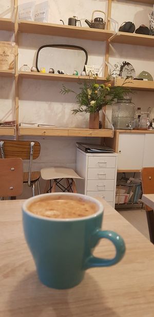 Chilling vibes at Chillin' Cafe in Madrid