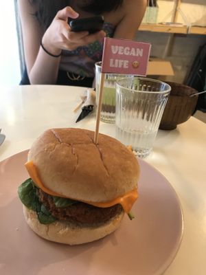Veggie burger at Chillin' Cafe in Madrid