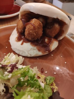 Bao with nuggets at Chillin' Cafe in Madrid