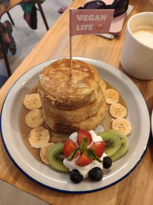 Pancakes at Chillin' Cafe in Madrid