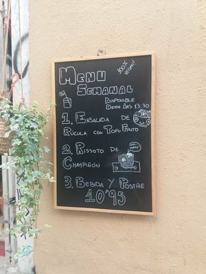 Menu of the week at Chillin' Cafe in Madrid