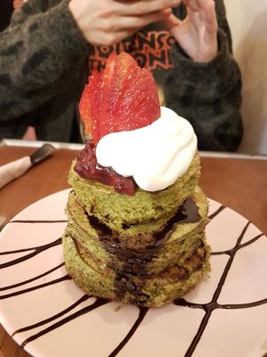 The legendary matcha pancakes in all their glory at Chillin' Cafe in Madrid