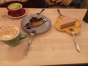 Cakes at Chillin' Cafe in Madrid