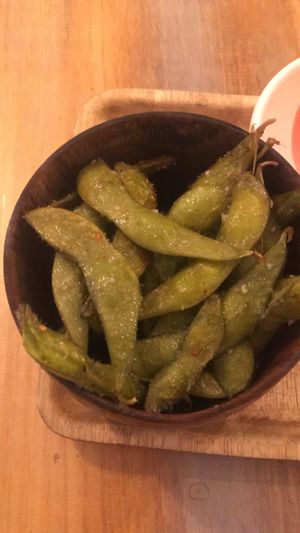 Edamame muy ricos at Chillin' Cafe in Madrid