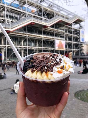 Acai bowl (compostable takeaway container) at Love Juice Bar in Paris